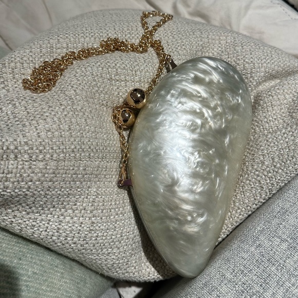 Rae of Light Shell Clutch Pearl (Ivory) - Picture 4 of 4